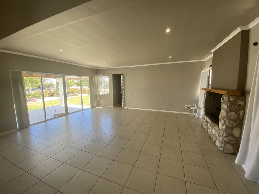 3 Bedroom Property for Sale in Jacobsbaai Western Cape